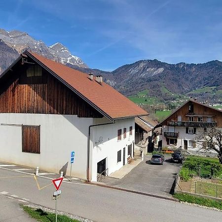 Superbe Appartement T2 Climatise, Idealement Situe Ugine Esterno foto
