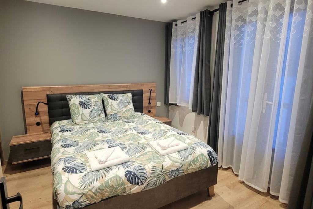 Superbe Appartement T2 Climatise, Idealement Situe Ugine Esterno foto