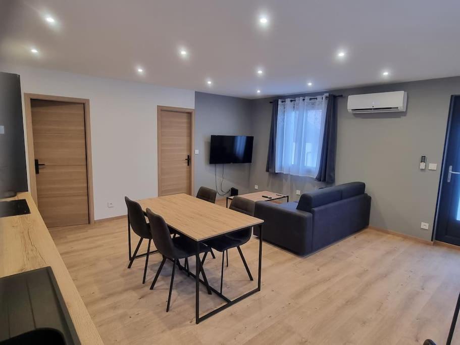 Superbe Appartement T2 Climatise, Idealement Situe Ugine Esterno foto